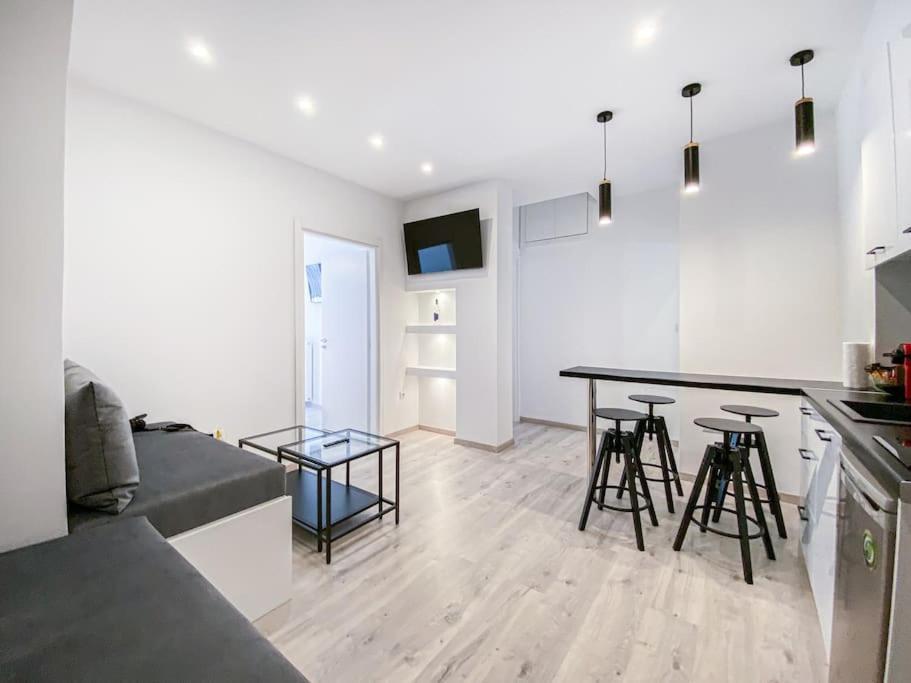 Syntagma Square, 60Sqm Platinum Suite Ateny Zewnętrze zdjęcie