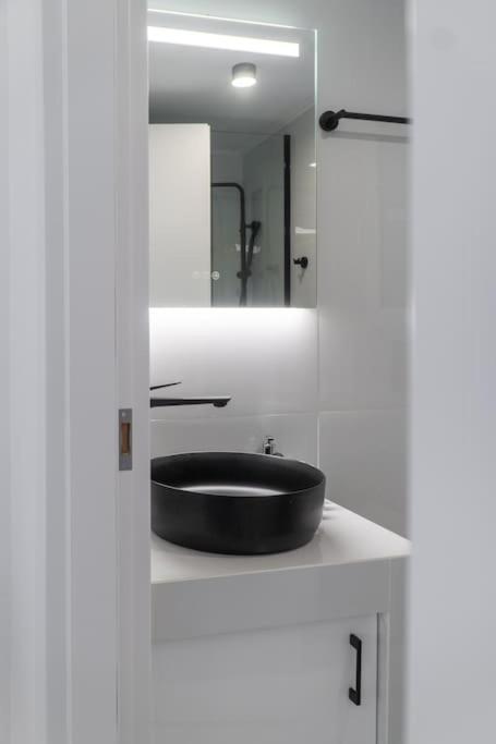 Syntagma Square, 60Sqm Platinum Suite Ateny Zewnętrze zdjęcie
