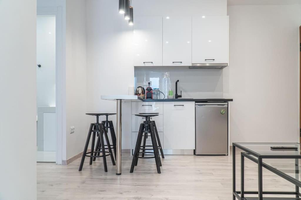 Syntagma Square, 60Sqm Platinum Suite Ateny Zewnętrze zdjęcie